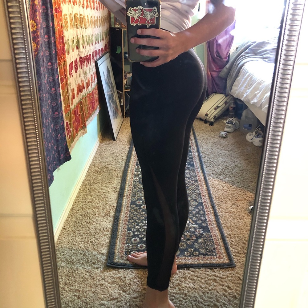 black lululemon leggings